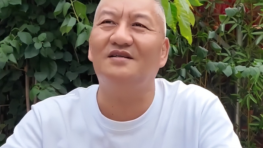 首批小米SU7 Ultra车标被抠,三中三澳门免费资料网站2025,展开解析落实_移动版V9.23